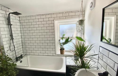 Tipsy Cottage with fire-pit and BBQ - Foto 5