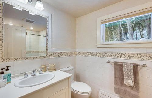 Family Friendly! Lovely Strafford Gem with Game Room - Foto 17