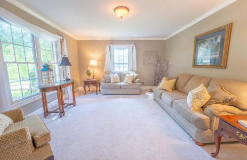 Martinsville Gem - Fireplace, Pets, Near the Park - Foto 7