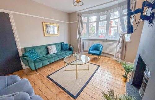Spacious 3BDR House in New Malden with FREE Parking and Garden near Kingston upon Thames, Wimbledon & Raynes Park by NourNest Apartments - Foto 2