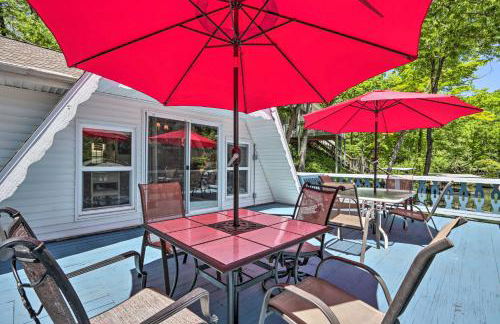 Lakefront Rocky Mount Cabin with Dock and Kayaks! - Foto 1