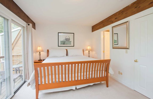 2BR Topnotch Condo - Photo 1