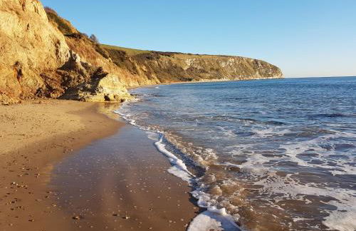 5 The Lookout - 2 bed apartment with parking, balcony & sea views - Photo 24