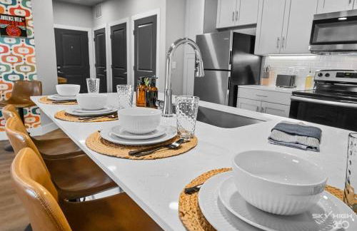 Cozy Luxury Apt, Gym, King Bds, Comfy Sectional - Foto 28