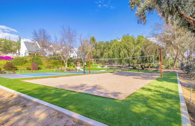 The Riesling Retreat by Avantstay Estate w/ Pool, Hottub, Putting Green & Pickle Ball Court! - Photo 45