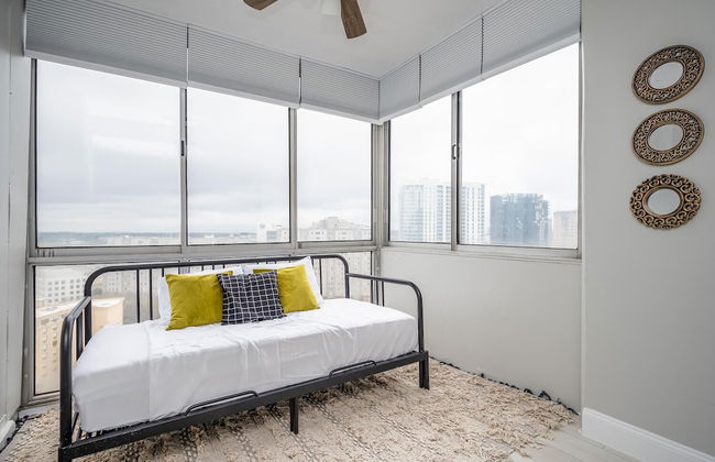 ATL downtown 2BR King Bed FREE parking - Foto 6