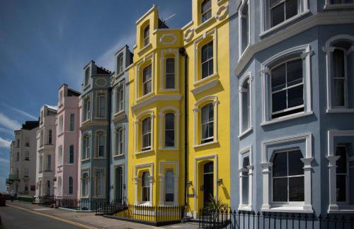 The Nest - 1 Bedroom Apartment - Tenby - Photo 14