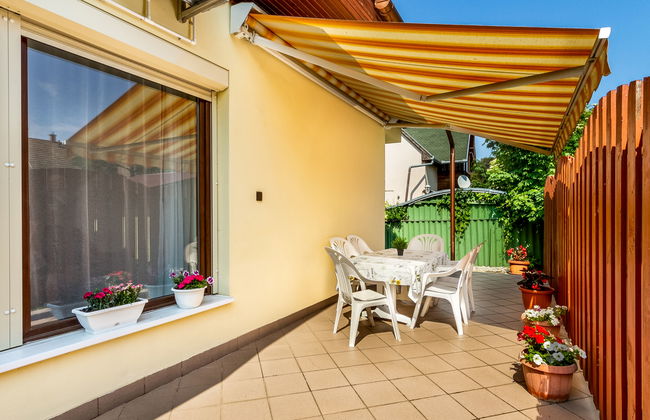 4 bedroom House in Balatonfenyves with garden and terrace - Photo 2