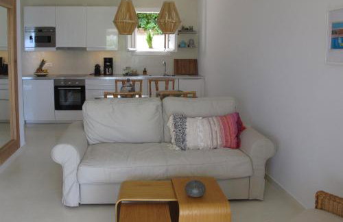 Seafront Calista Beach House With Garden - Foto 17