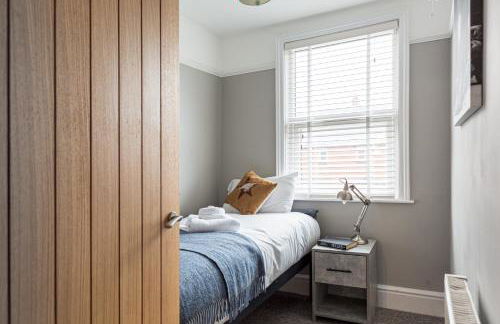 Comfortable 5-Bedroom House in Cheltenham - Foto 38