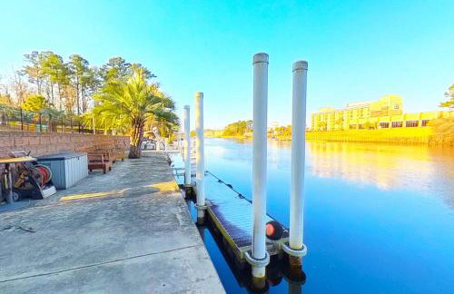 Paradise on Ocean Waterway Huge 5000 sq ft w Private Pool, Boat Dock, Grand Piano, Game Tables, BBQ, 1 acre Yard, Crib, Sleeps 34 - Foto 55