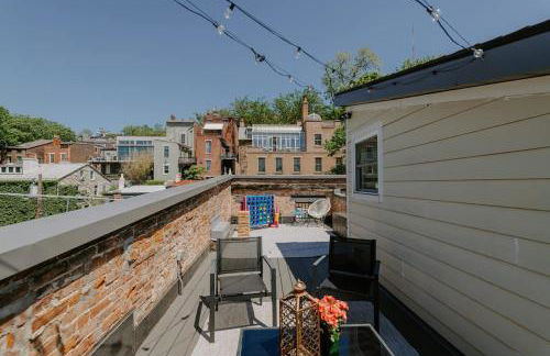 Stunning 4BR Townhome Rooftop City Views - Foto 5