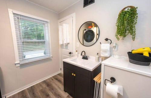 Family Beach Retreat w/Fun Loft Space, Firepit - Foto 17