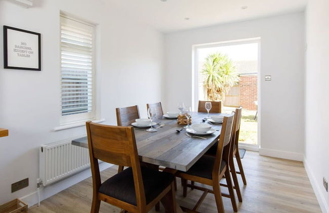 Coastal Retreat for 6 Close to Beaches - Photo 75