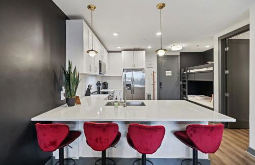 Modern Condo for 6 with Rooftop & Gym Near DT - Foto 7