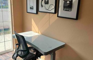 Solar Half-Plex with Chic Style in Country Glen - Foto 13