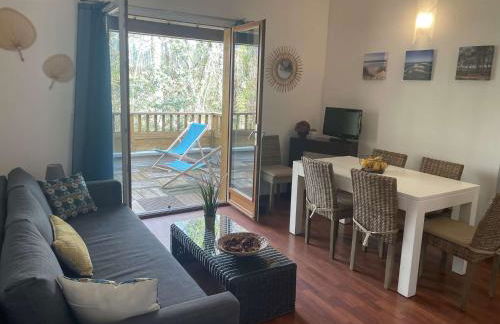 Appartement 2 chambres 6 pers piscine, 50m du lac - Foto 1