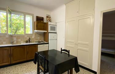 Maison charmante à Orgnac-l'Aven avec piscine partagée. - Photo 36