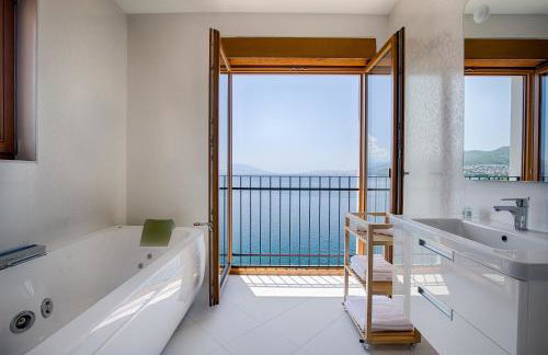 Beachfront apartment with pool, panoramic sea view - by Traveler tourist agency Krk - ID 2390 - Foto 37