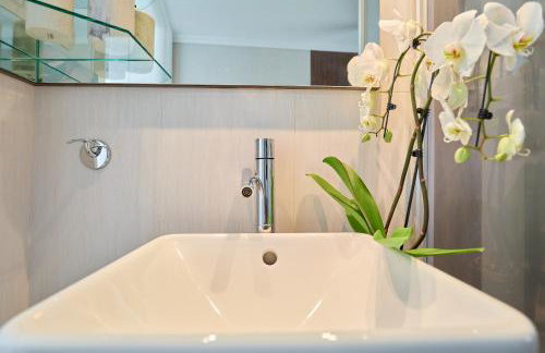 Piece of Heaven with a Million dollar View - Foto 26