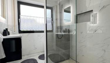 KMS Homes - Garden - NETFLIX - Modern - Foto 3, Shower