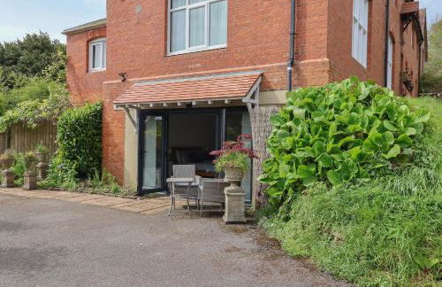 The Hideaway - Photo 1