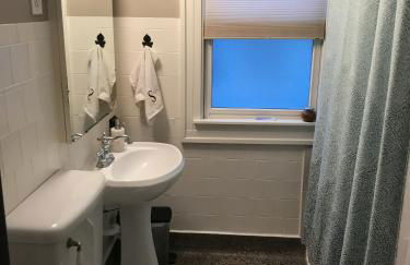 Beautiful Luxury Suite A & B of Shorewood Home - Foto 63