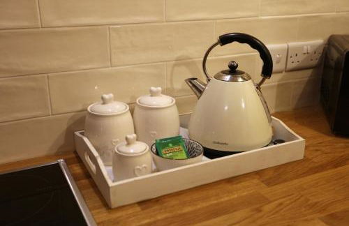 Rushmoor Retreat, Cosy with Outdoor Pizza Oven - Photo 16