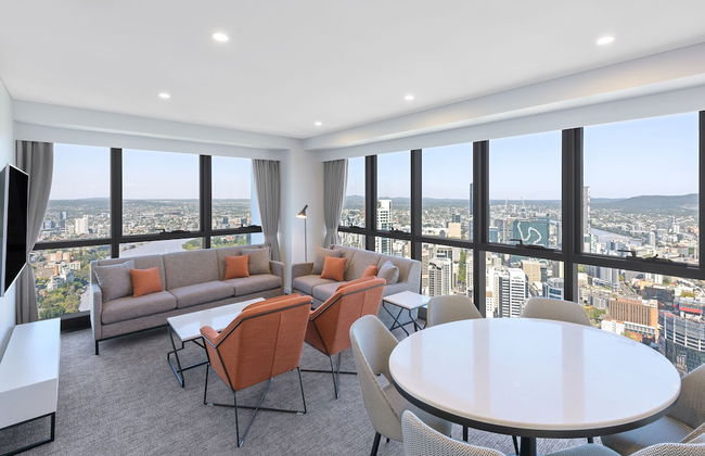 Meriton Suites Adelaide Street, Brisbane - Photo 15