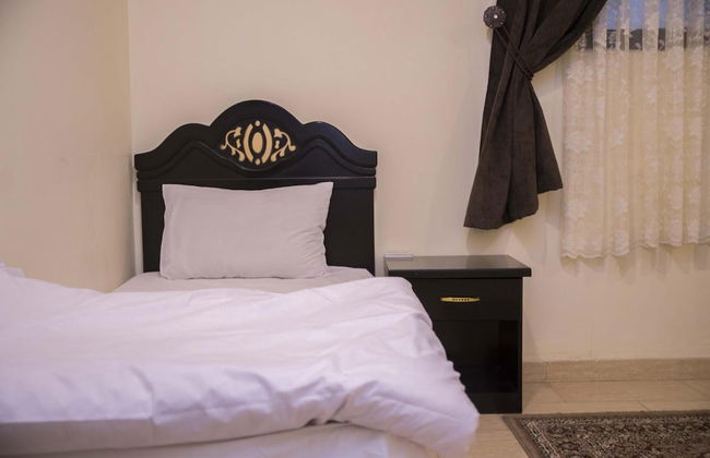 Al Eairy Furnished Apartments Qassim 4 - Photo 13