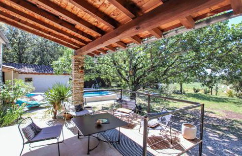 Lovely Home In La Roche St Secret - Photo 12