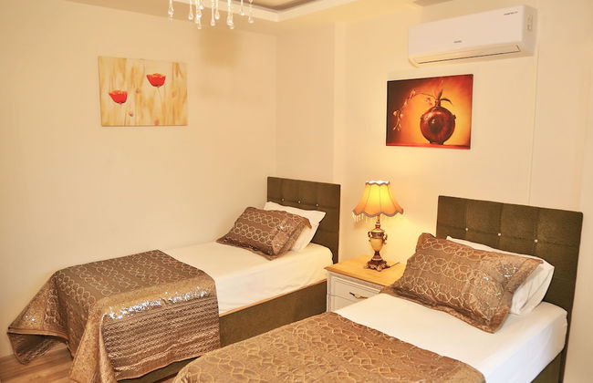 King Suite - Photo 3