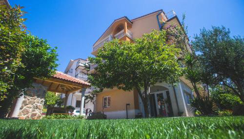 Apartments MEC & TIK - Foto 2, Garden view, Other