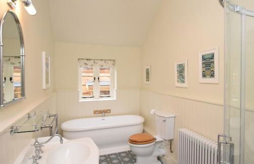 1 Bed in Stoke Abbott 50885 - Photo 11