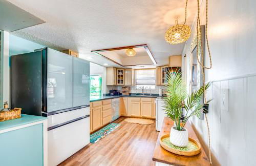 Waterfront Florida Escape with Pool and Private Dock! - Foto 10