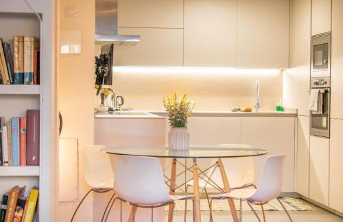 Acogedora habitación en apartamento con terraza - Photo 1