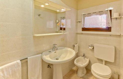 Awesome Apartment In Carcegna Di Miasino No - Foto 13