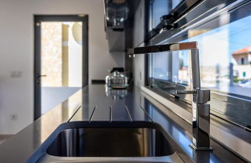 Silver Coast Beach Villa-Casa de Luxo com Piscina e Vista Mar - Photo 32