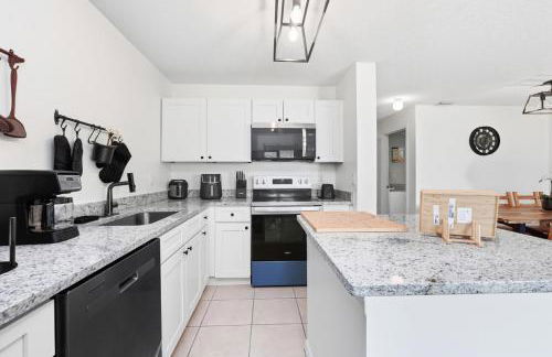 Pond View Club Cortile Resort Pool Hot Tub Theme - Foto 4