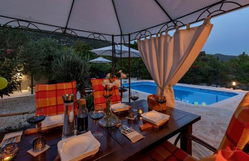 Villa Melita - Heated pool, Speed Internet within Nature Park - Foto 15