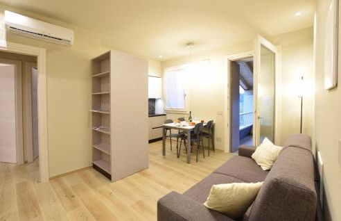 2 Bedroom Lovely Apartment In Premaor - Photo 2