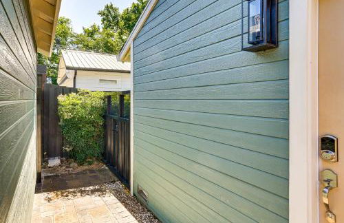 Walk to Park and Aquatic Center Airy Redding Home! - Foto 23