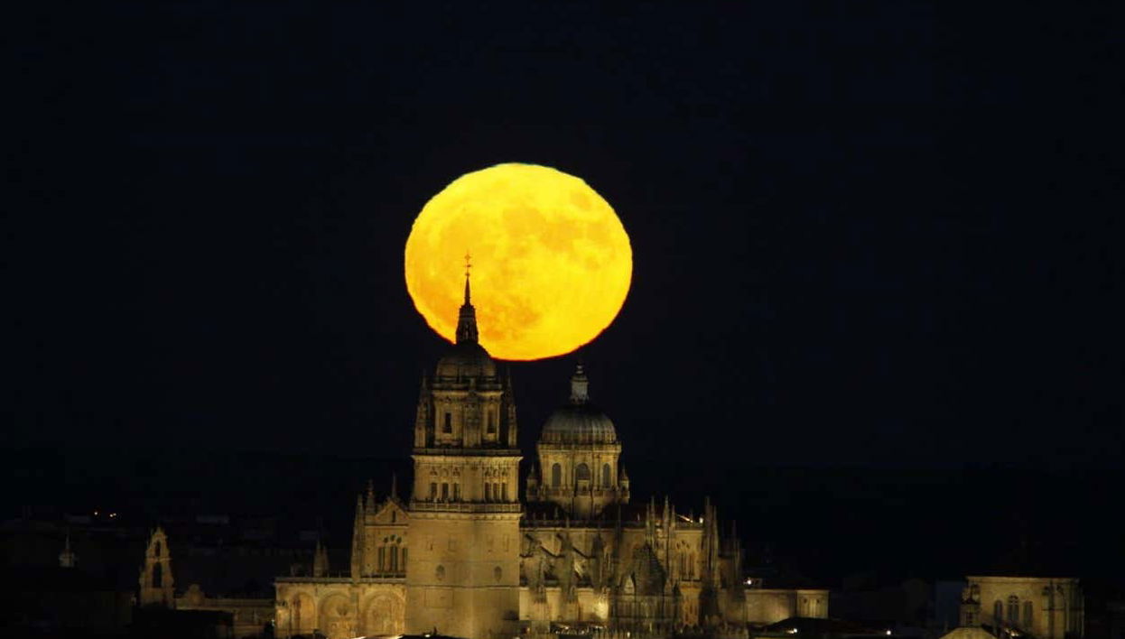 Cae la noche en Salamanca