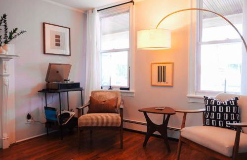 Hot Tub, 2 Blocks to Downtown Saugerties, Sleeps 8 - Foto 6