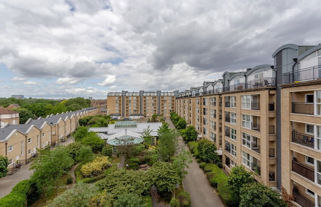Bright, Modern One-bed With Stunning View of Thames - Foto 26