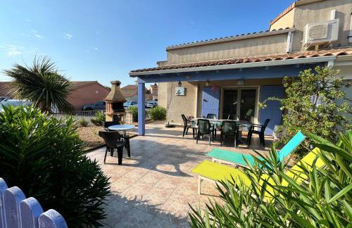 Belle villa entièrement climatisée 4 chambres 10 couchages, fibre WIFI, 2 terrasses parking privatif dans résidence sécurisée piscine commune 800 m de la mer LRCS69 - Foto 18
