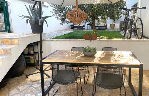 Great outdoor living steps away from the beach - Photo 1