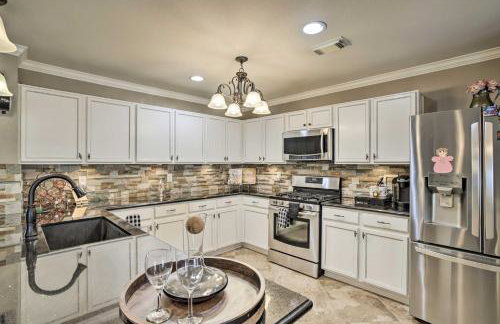 Luxe Home 30 Miles to Houston with Pool and Grill - Foto 9