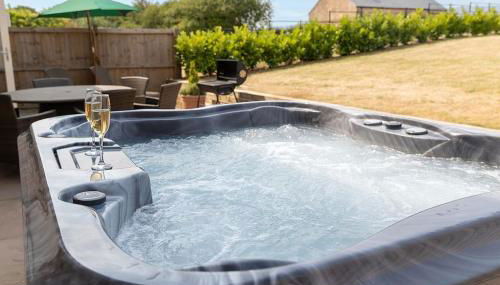 Mowerina - Dog-Friendly Barn Conversion with a Hot Tub - Foto 1
