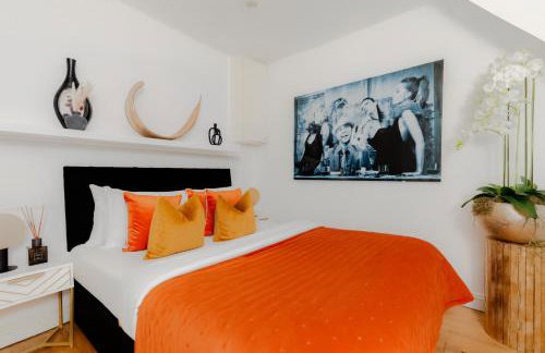 Cool Covent Garden Theatre Design Hub for Families Friends Couples - Foto 6